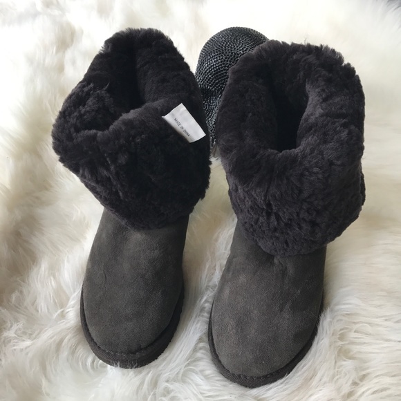 Brown sheepskin ugg like fur boot 4 FOR 30 - Picture 6 of 7